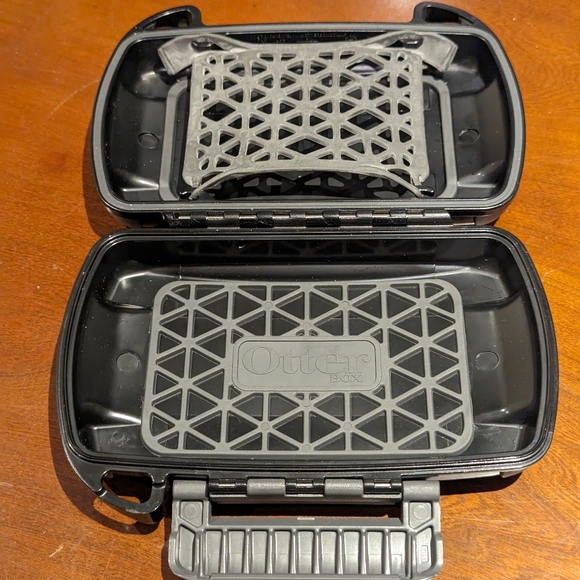 OtterBox Pursuit 40 - Picture 8 of 10